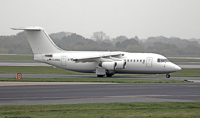 Avro RJ100 - BAe 146