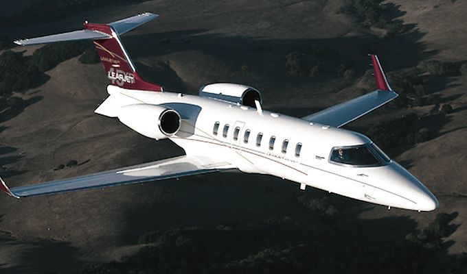 Bombardier Learjet 40